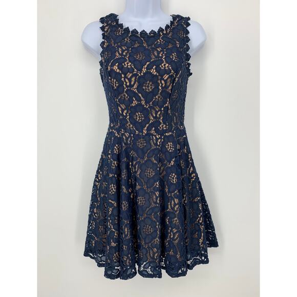 City Studio Lace Overlay Fit Flare Sleeveless Mini Dress Junior Size 1 Navy Blue - Picture 1 of 10
